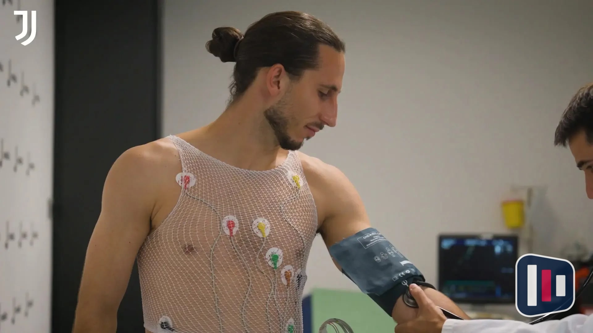 Primeiro dia de Kamil Grabara na Juventus: bastidores da chegada do goleiro