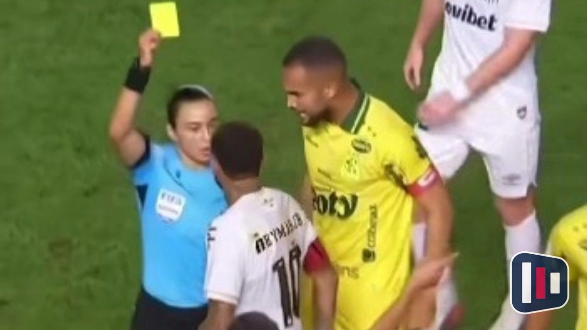 Neymar se envolve em polêmica com juíza e tumulto marca Santos x Mirassol