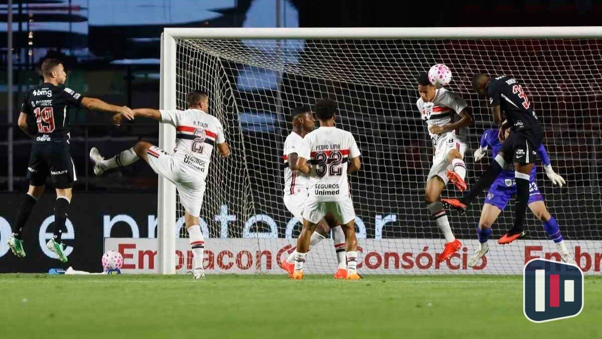 Pedro Emanuel lamenta falta de eficiência na derrota do Vasco para o São Paulo