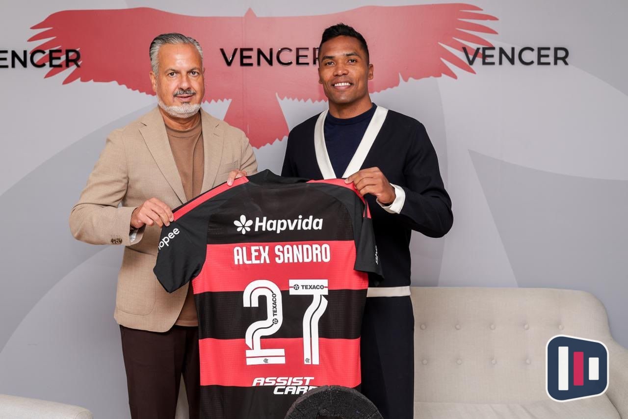 Alex Sandro renova com o Flamengo até 2027 e segue como referência no elenco