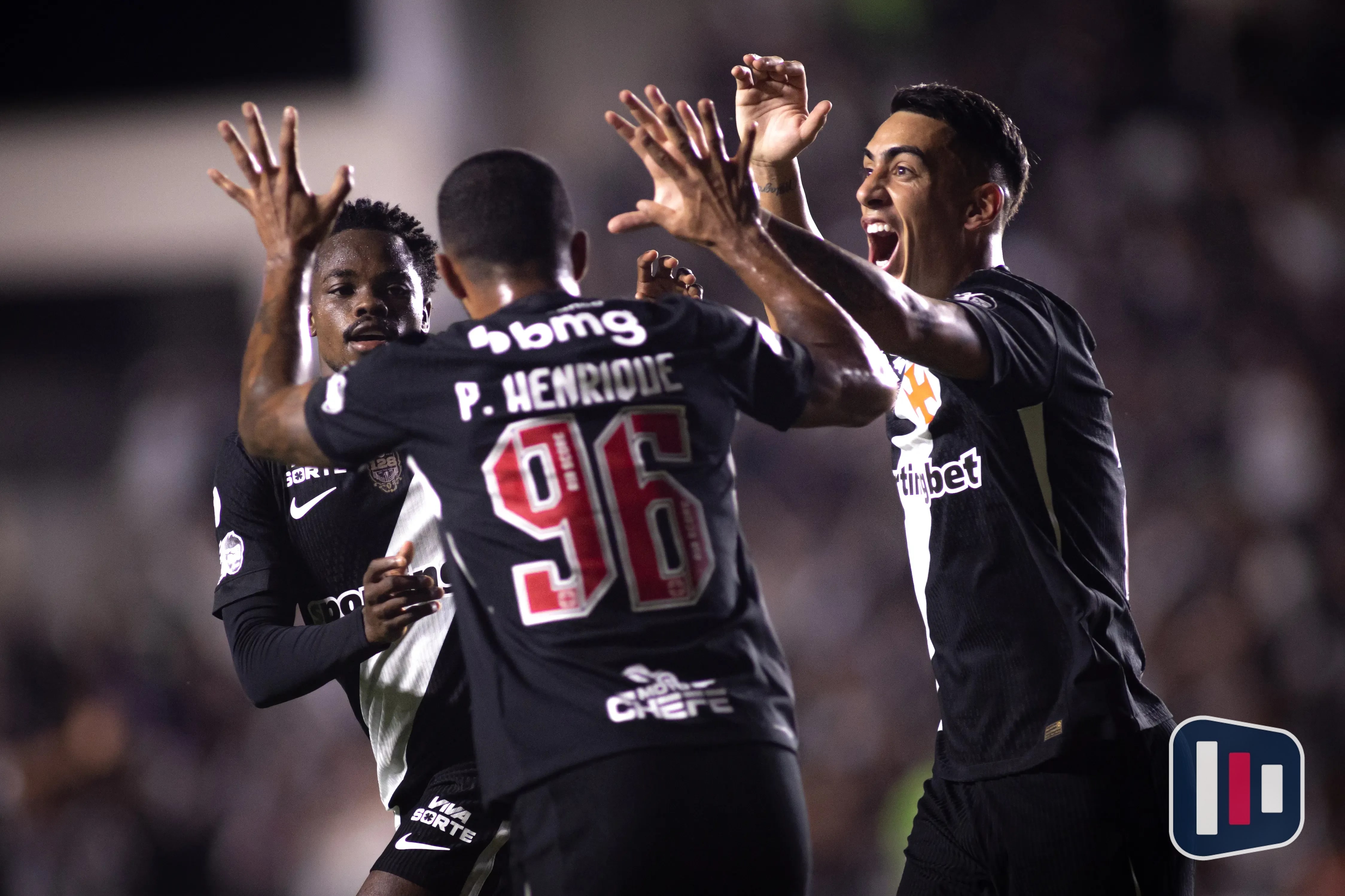 Vasco vence o Vitória e abre vantagem nas quartas da Copa do Brasil