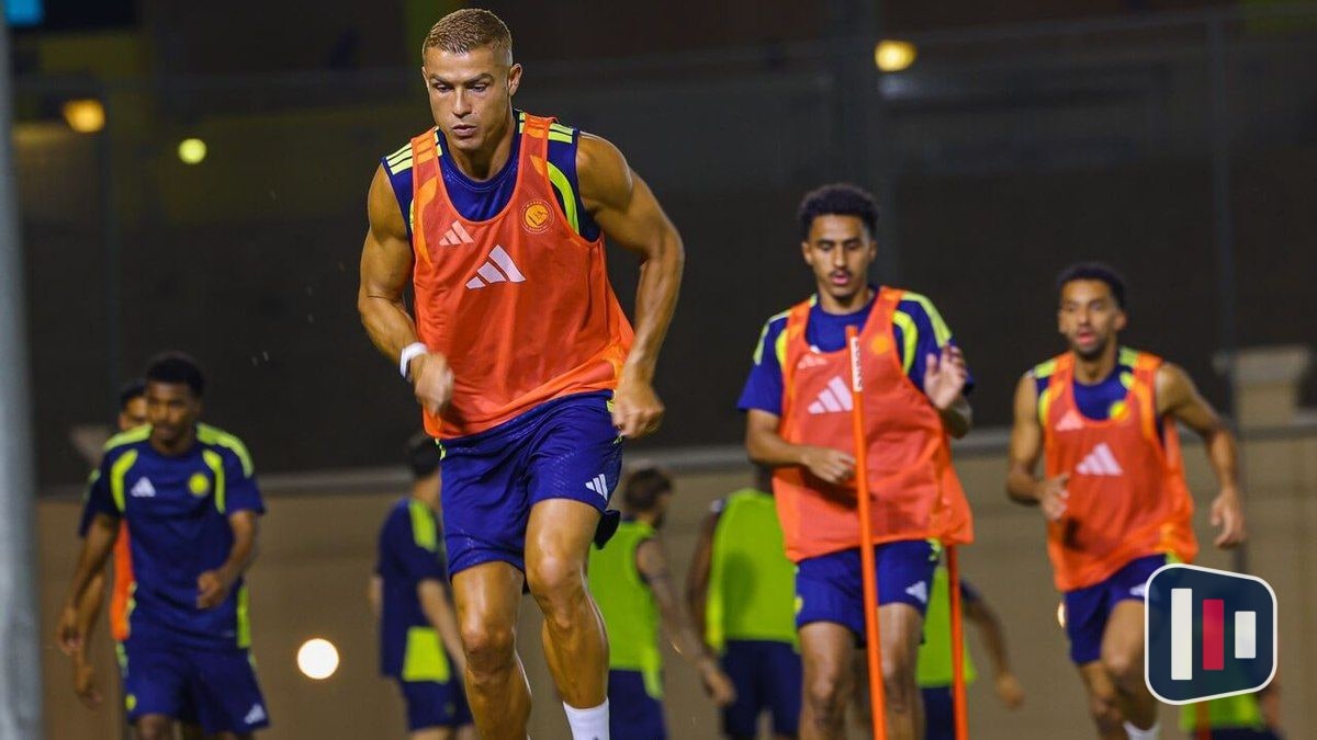 Cristiano Ronaldo retorna ao Al-Nassr com novo visual após casamento