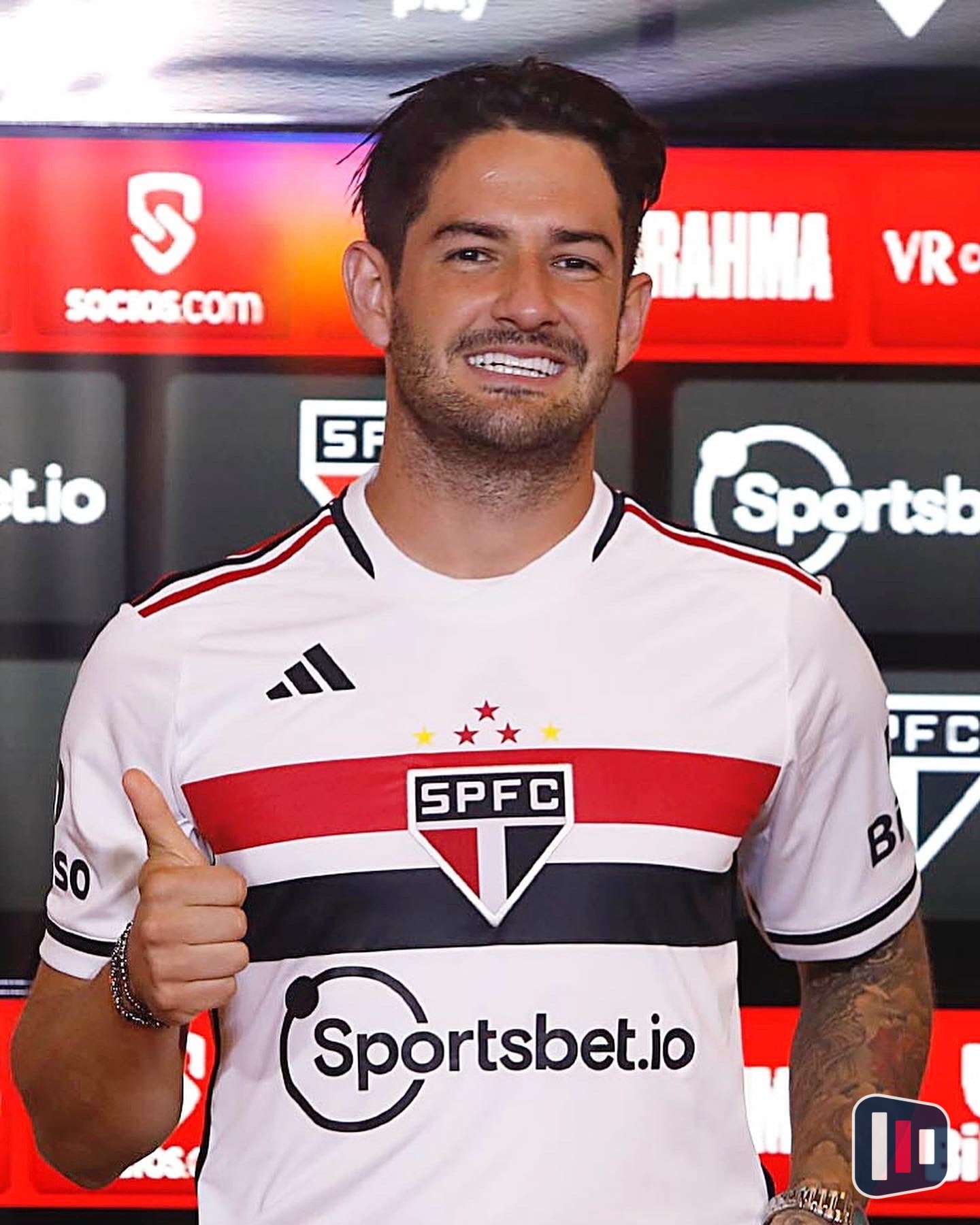 Alexandre Pato faz 37 anos: uma trajetória marcante do futebol ao redor do mundo