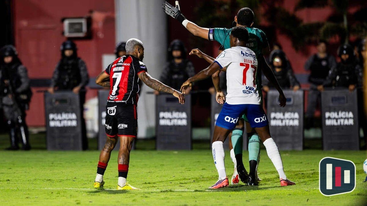 STJD exibe áudio falso de VAR em julgamento do clássico Vitória x Bahia