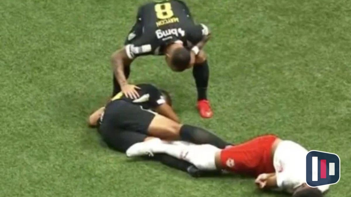 Alix Vinícius recebe alta após choque de cabeça em jogo contra Atlético