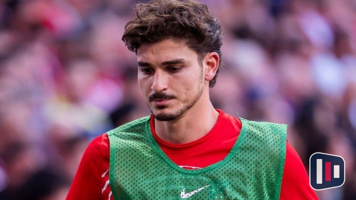 Julián Álvarez enfrenta crise no Atlético após impasse com Barcelona