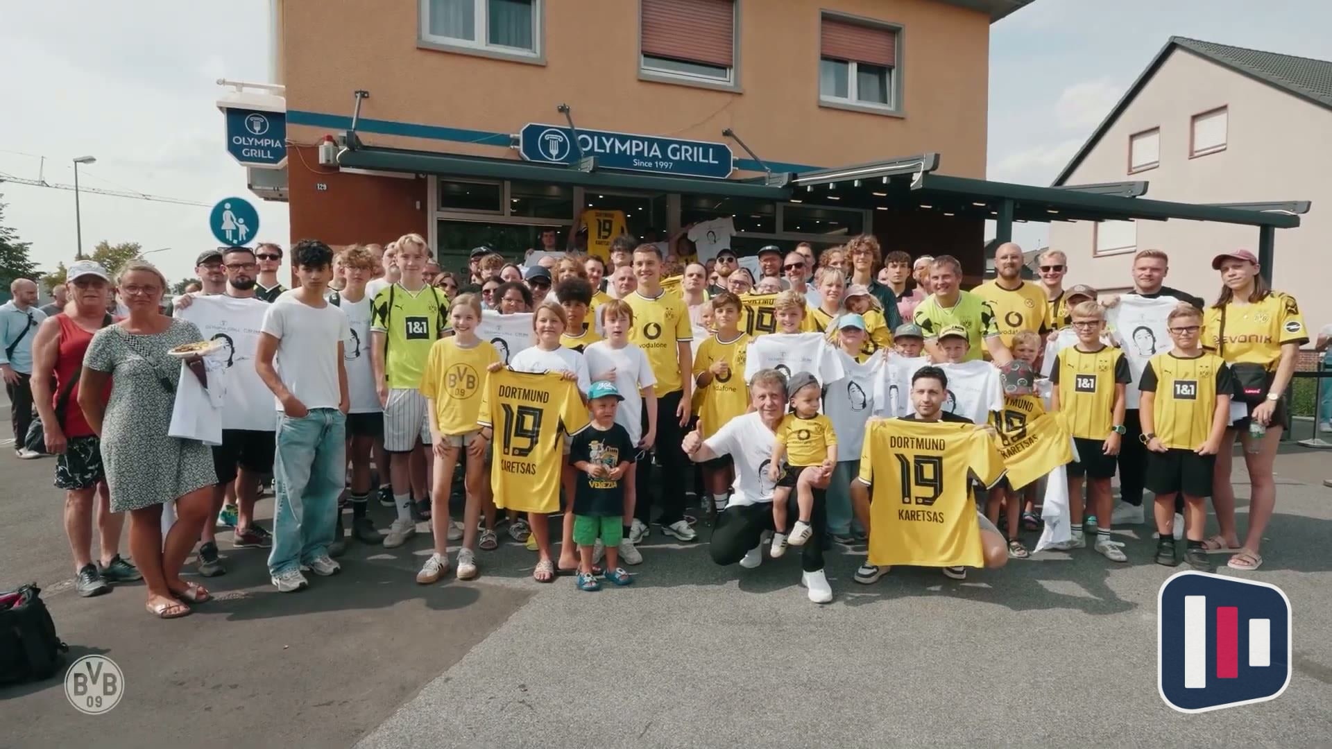 Primeiro dia de Karetsas no Borussia Dortmund tem torcida, selfies e gyros