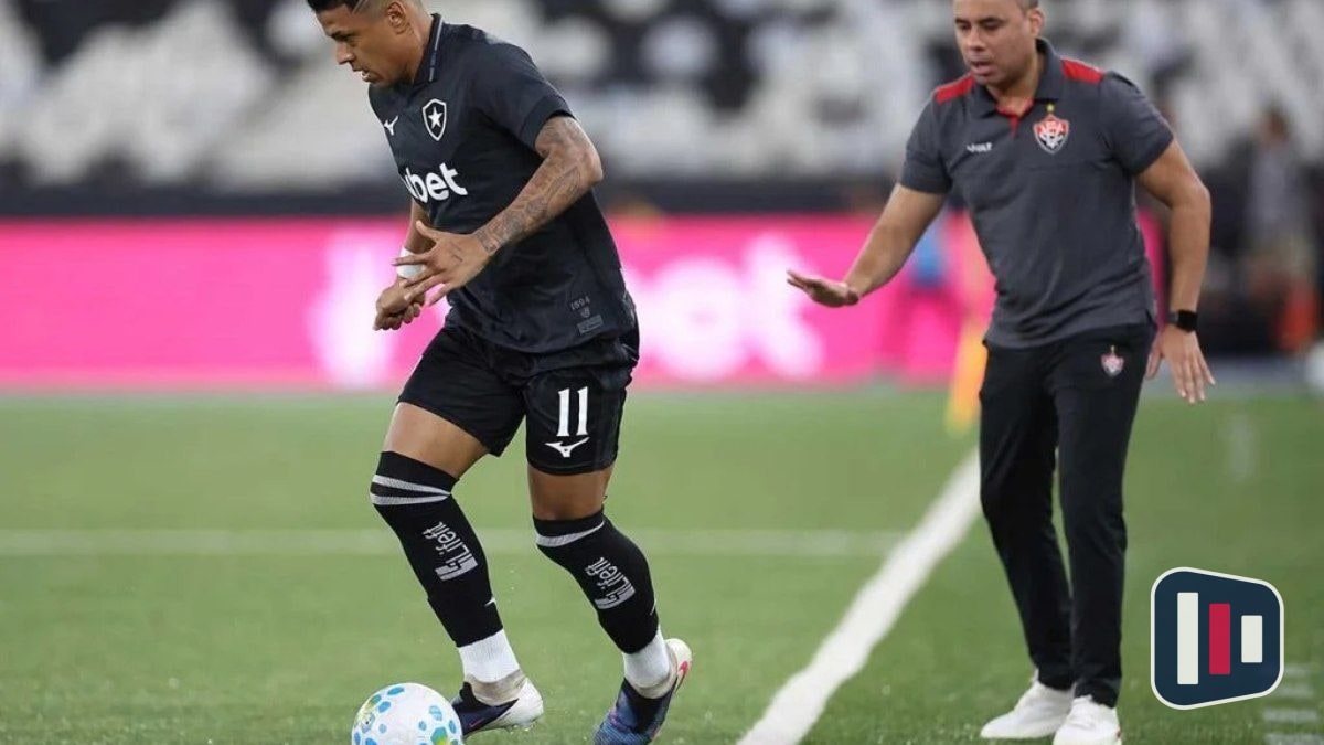 Botafogo segue no mercado por ponta mesmo após retorno de Matheus Martins