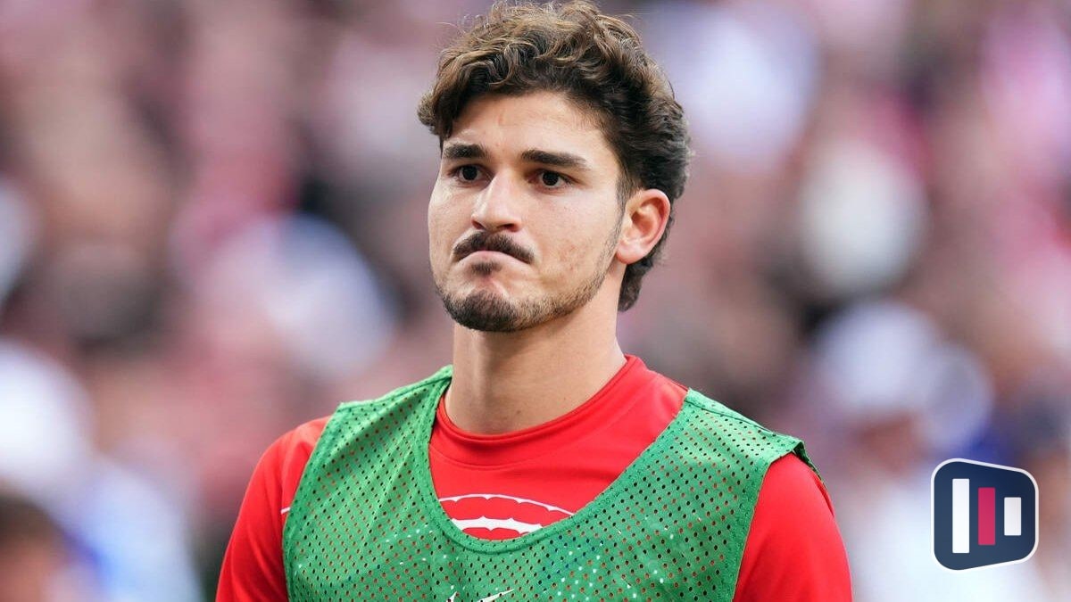 Atlético de Madrid mantém postura firme e dificulta saída de Julián Álvarez ao Barcelona