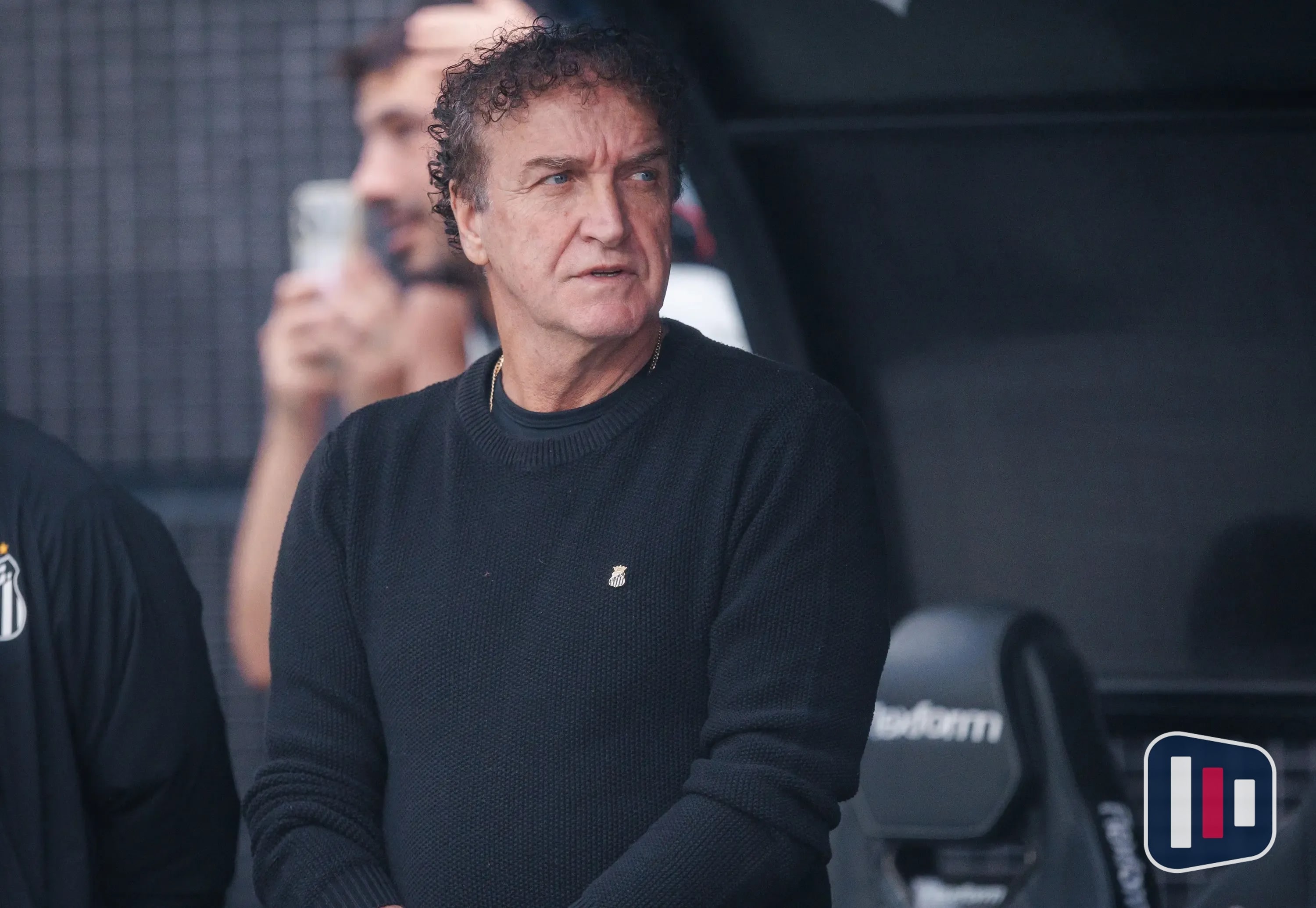 Santos intensifica busca por reforços e acerta com Arthur Melo até 2026