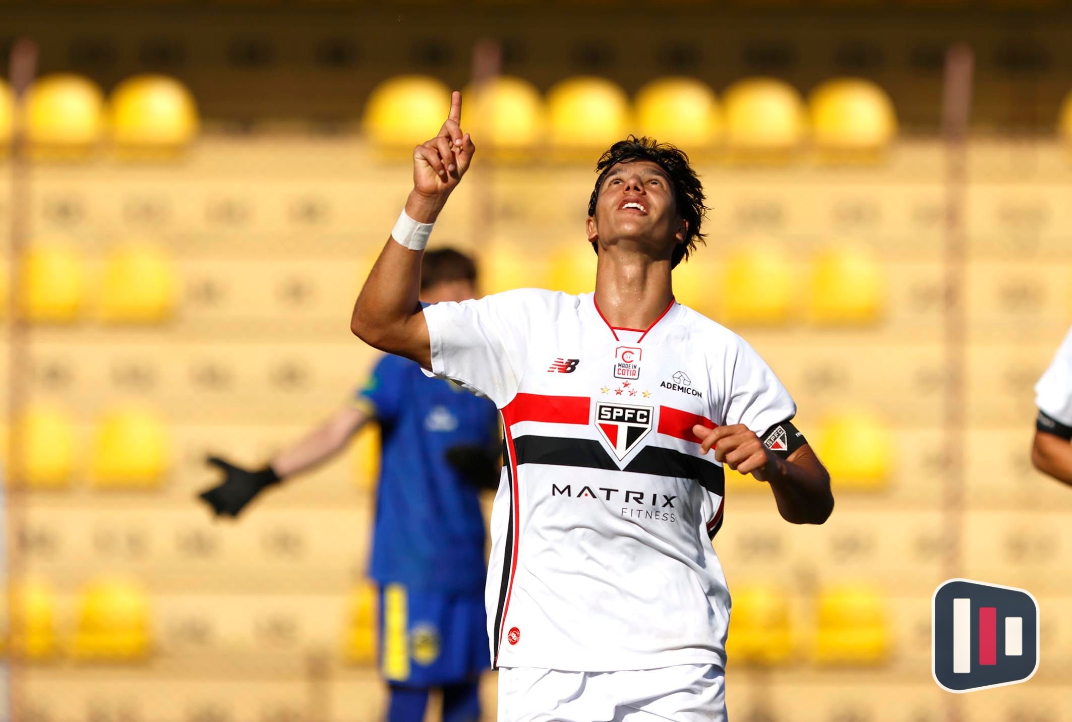São Paulo vence Paulinense e encosta na liderança do Paulistão sub-20