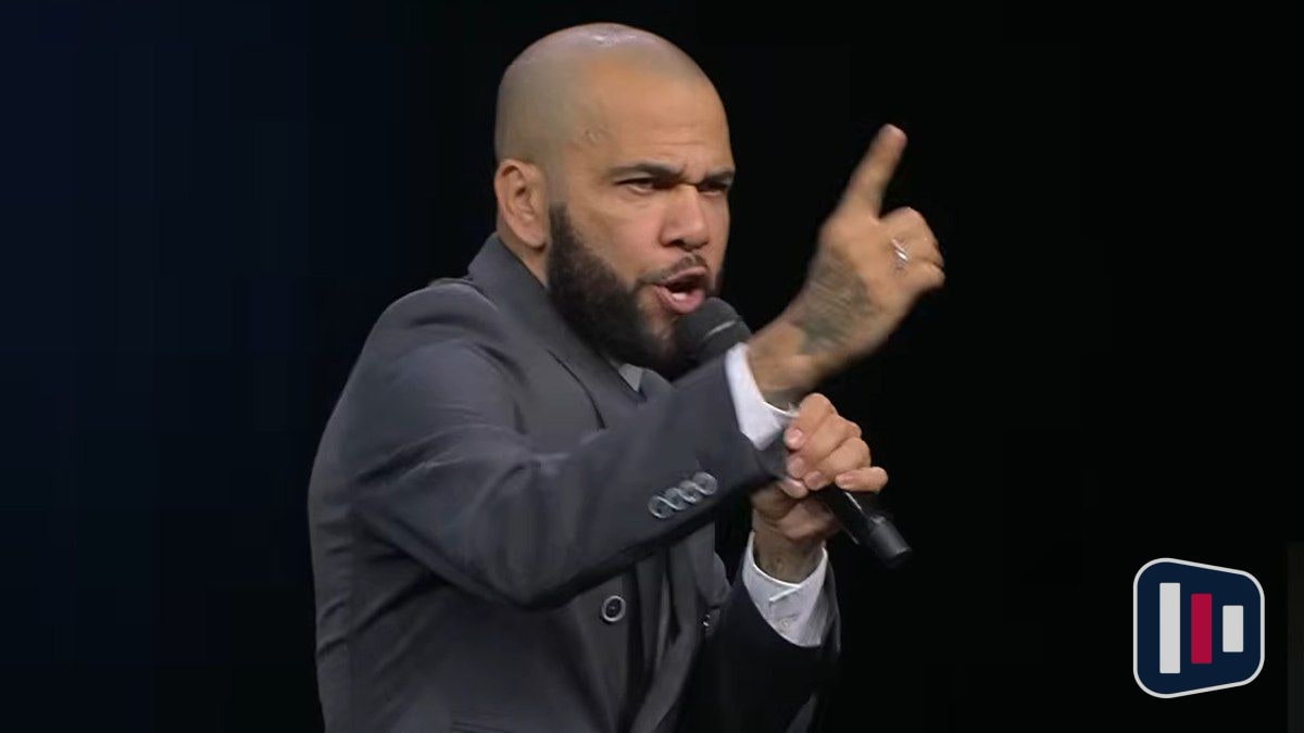 Daniel Alves diz ter sido mais feliz preso do que jogando futebol