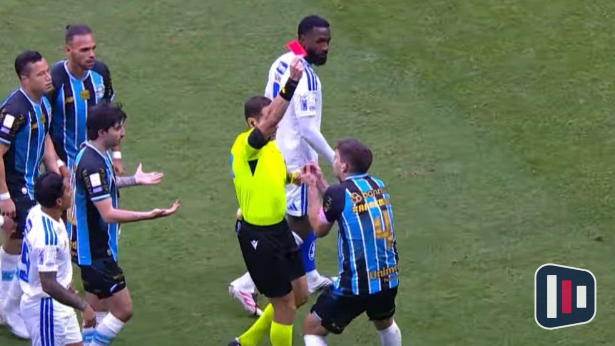 Kannemann é expulso após polêmica com árbitro em jogo do Grêmio