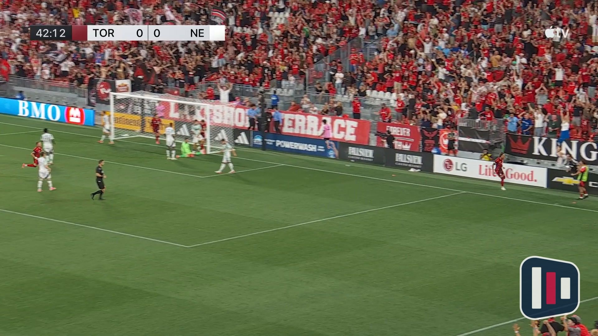 Toronto FC vence New England Revolution em jogo emocionante pela MLS