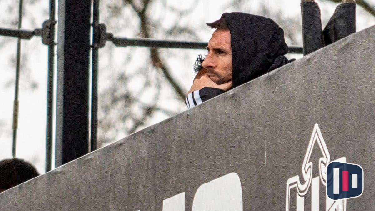 Messi assiste a jogo da 4ª divisão argentina após derrota na Copa do Mundo