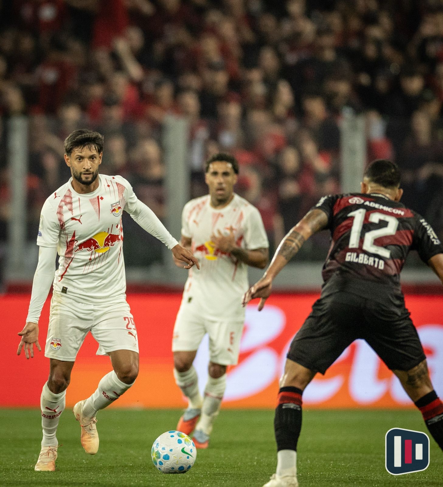 Athletico-PR e Bragantino empatam em jogo disputado pelo Brasileirão 2026