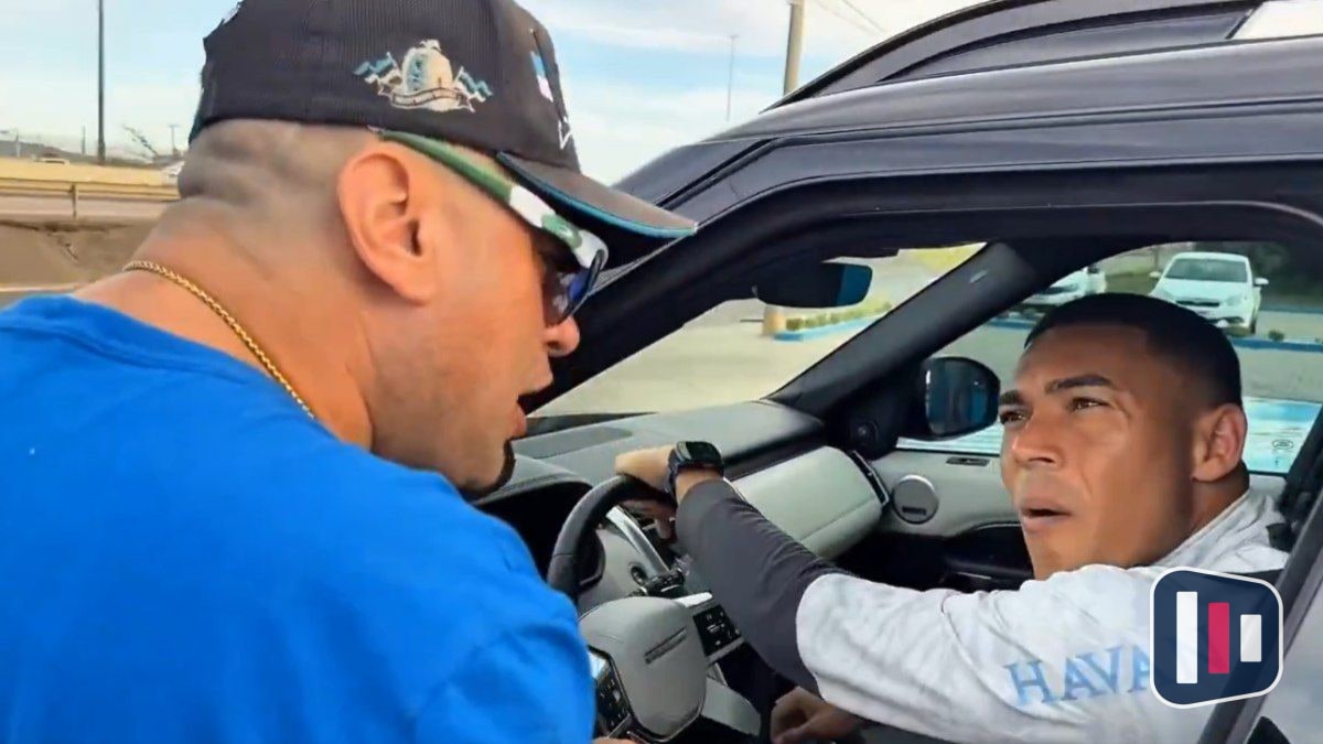 Carlos Vinícius cobrado por torcedor do Grêmio em meio a especulação pelo Vasco
