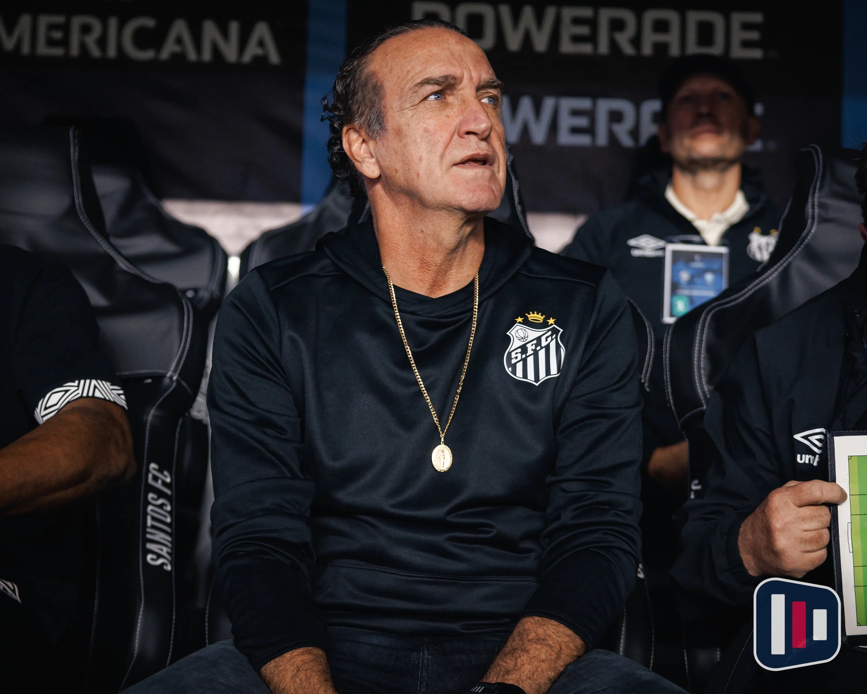 Cuca assume culpa e cobra reação do Santos após goleada na Copa do Brasil
