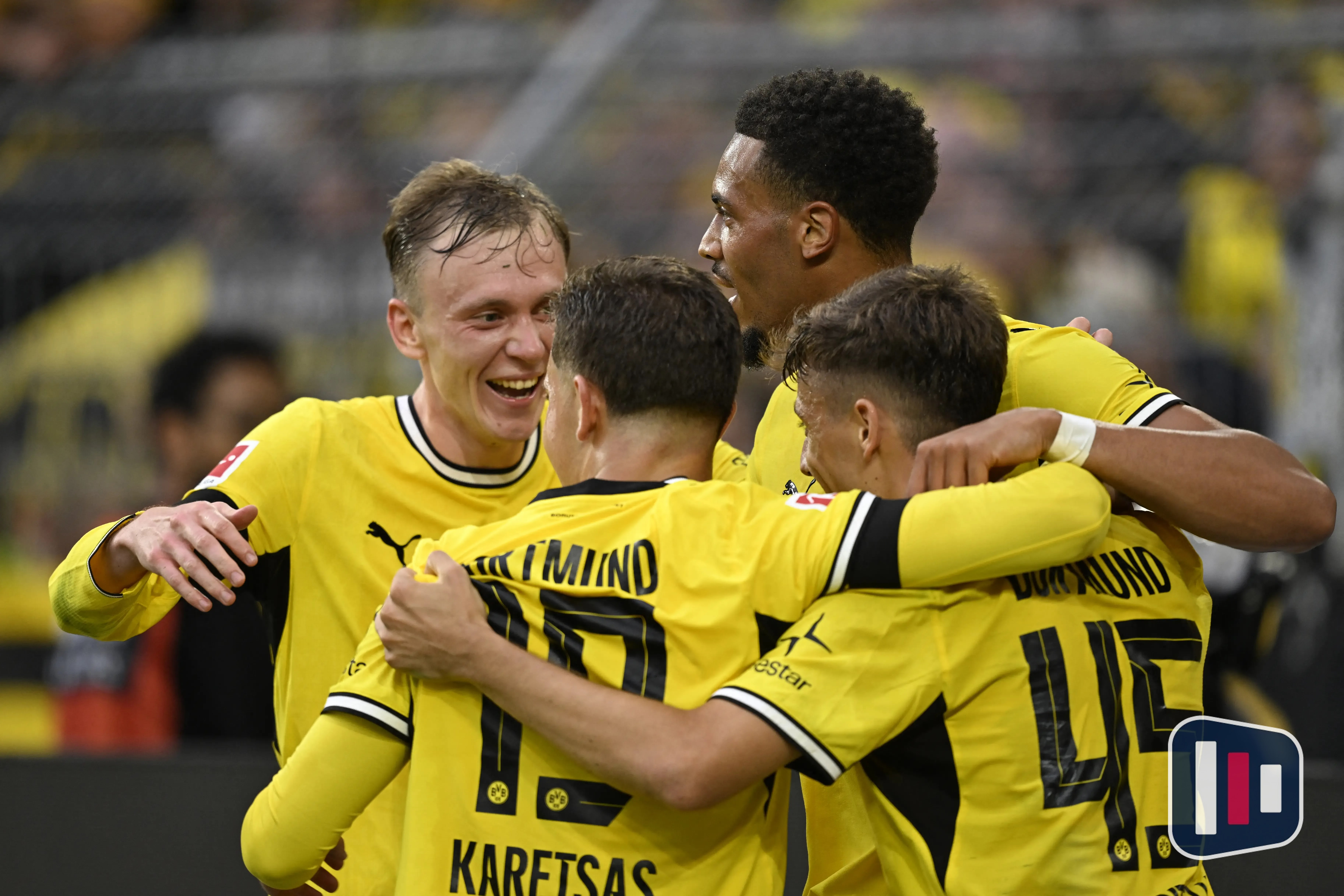 Borussia Dortmund goleia HEBC Hamburg e avança na Copa da Alemanha