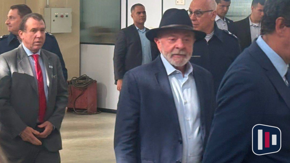 Lula critica Seleção Brasileira após eliminação e falta de retorno ao Brasil