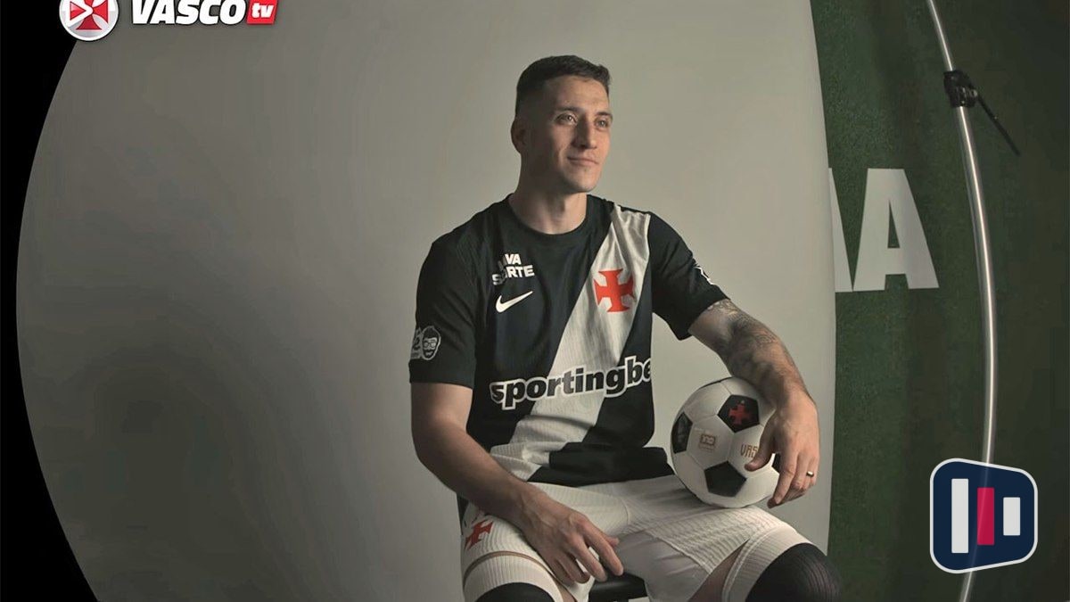 Bruno Duarte é apresentado no Vasco e fala sobre estilo como camisa 9