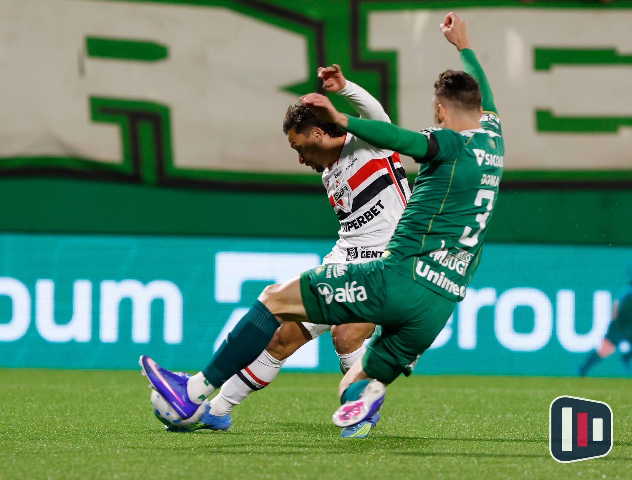 Chapecoense e São Paulo protagonizam duelo emocionante pelo Brasileirão 2026
