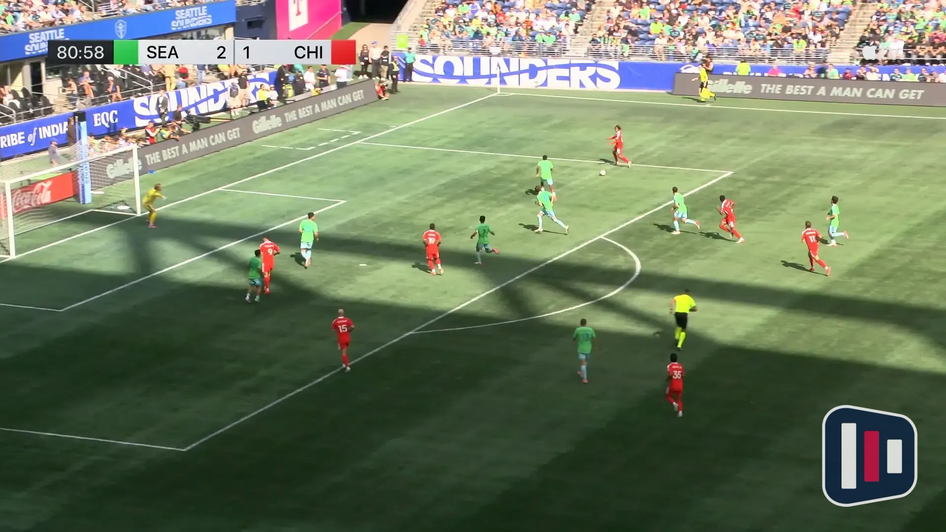 Lewandowski brilha ao empatar jogo do Chicago com cabeçada impressionante