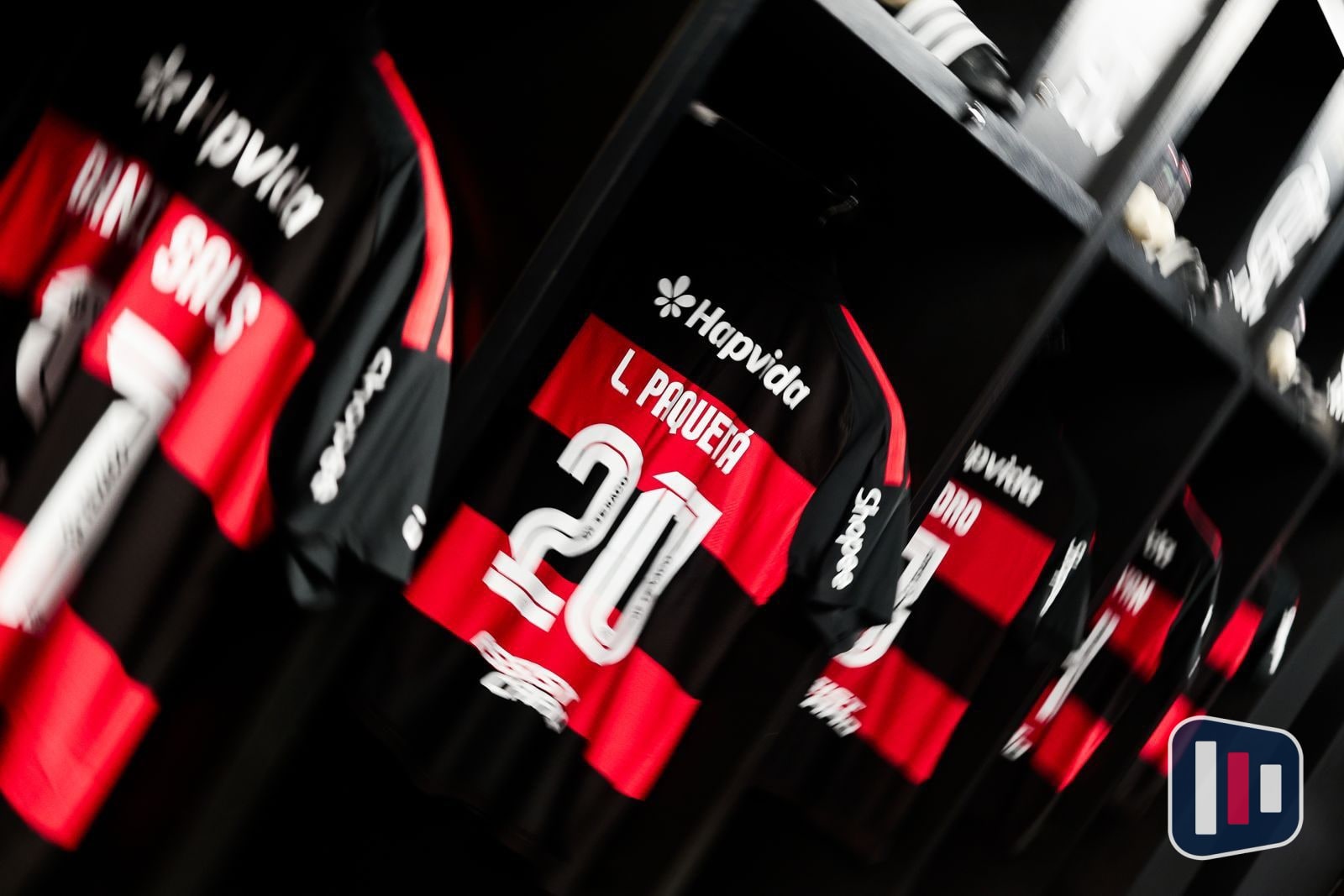 Flamengo confirma retorno da Lubrax ao uniforme após 17 anos de pausa