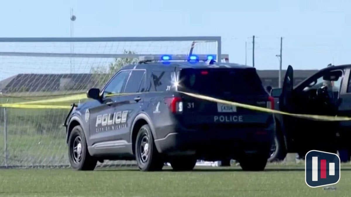 Carro invade campo de futebol infantil e deixa duas mortes nos EUA