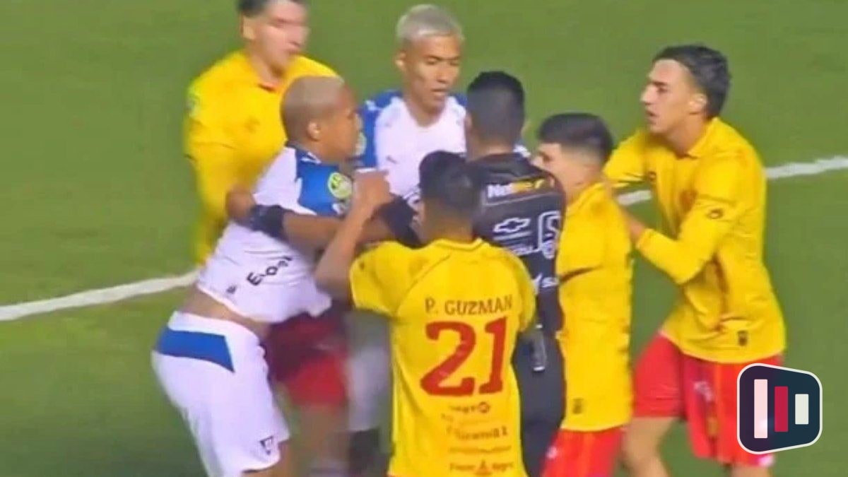 Deyverson se envolve em confusão após provocar torcida no Equador